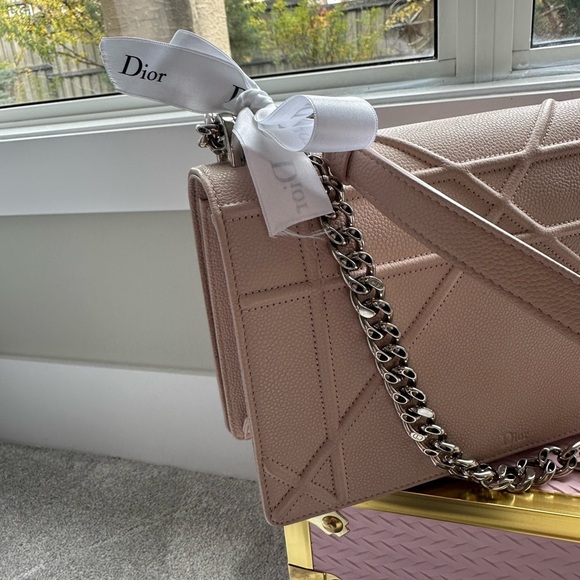 Dior Diormara Medium Handbag - Picture 4 of 16